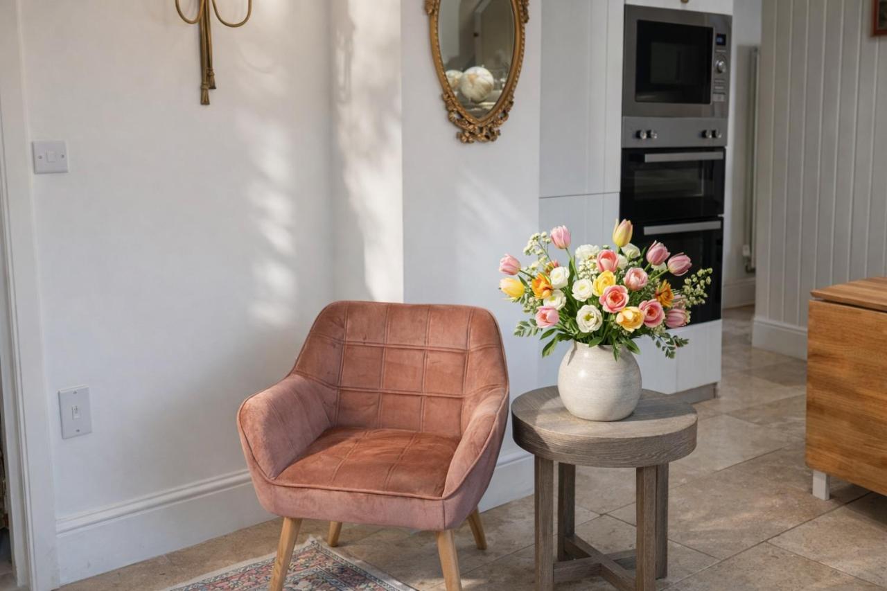 Heron Stays Bath- Boutique Period Properties, 7 Bedrooms, Parking for 4 Cars, Just 3 Miles to Bath Central, Sleeps 15 - 2