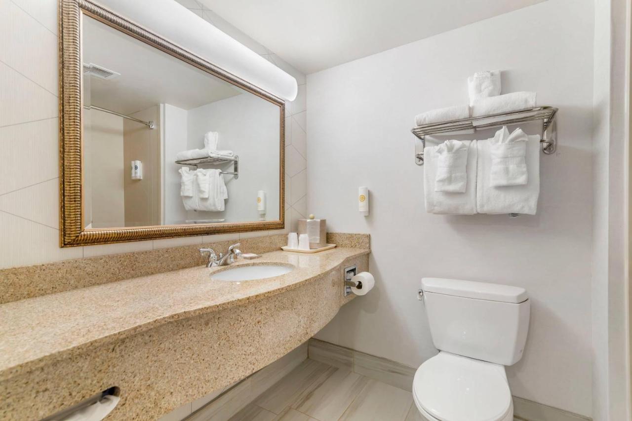 Cloud 9 Inn & Suites Lake George — photo 17