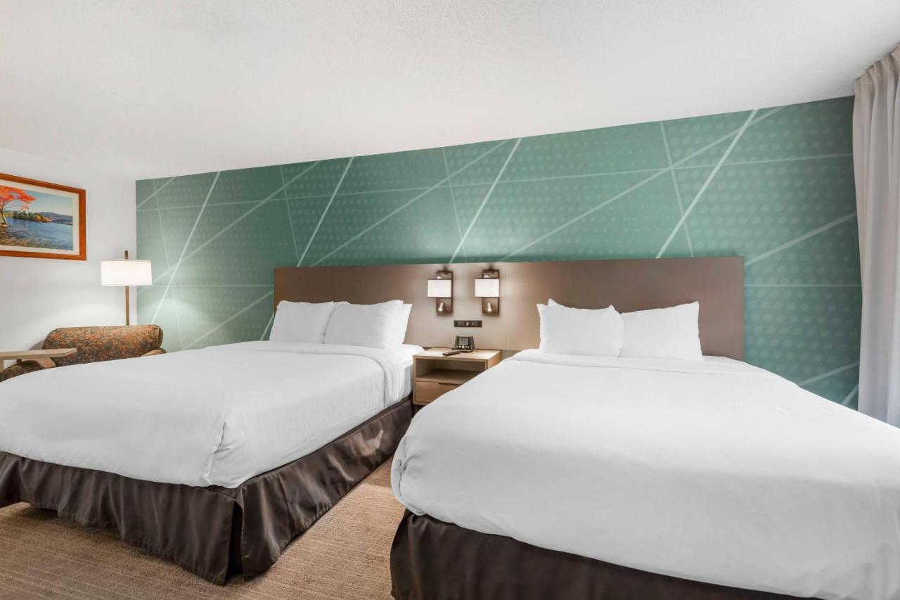 Cloud 9 Inn & Suites Lake George — photo 23