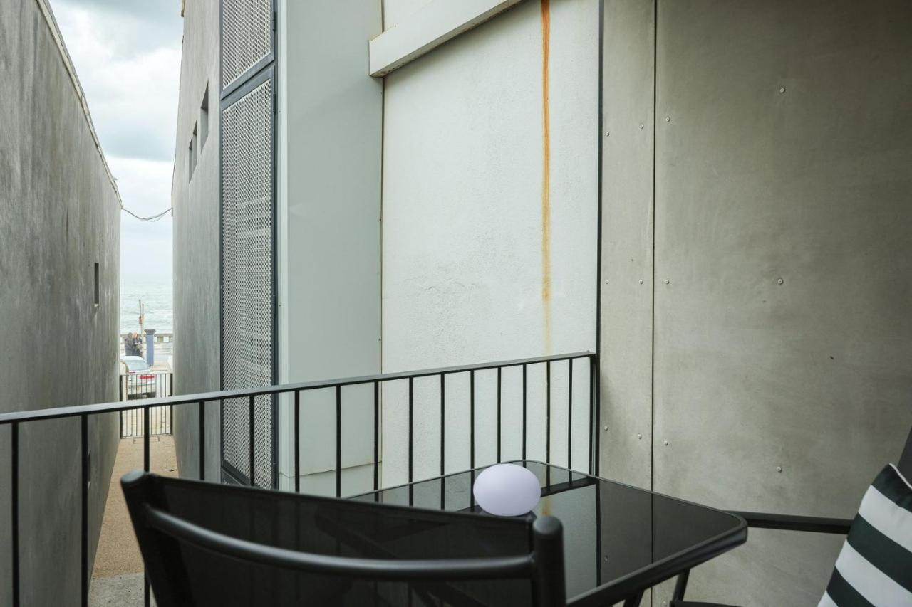 Foz Modern Luxury Sea View Balcony Apartments by LuxiStay - 3