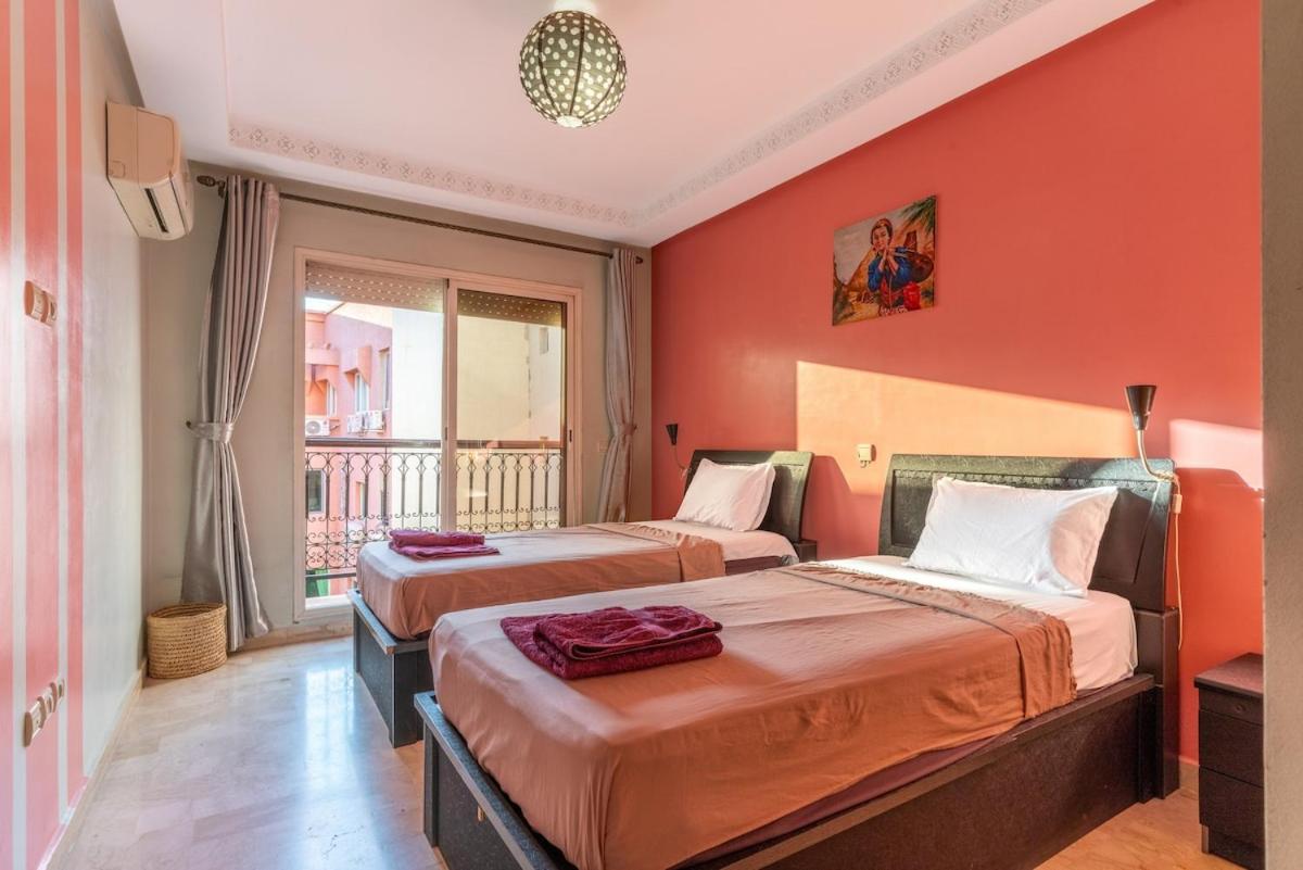 Elegant Family Apartment Jacuzzi &city center - 2