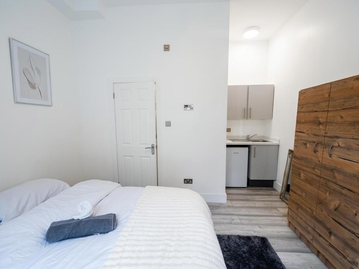 Stylish & Modern Ensuite Studio Room, Central London - 5