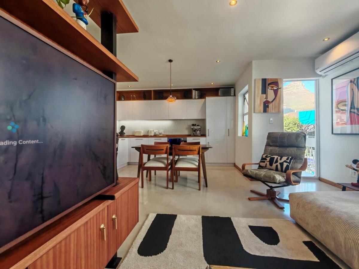 Altaris - Newly renovated 2 bedroom apartment with AC and remote work desk in Kloofstreet - 5