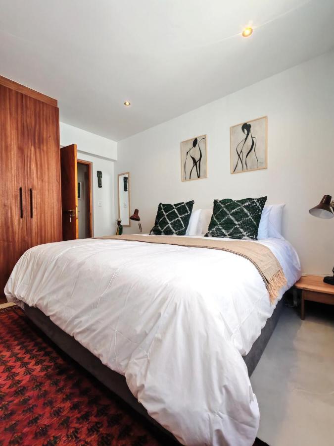 Altaris - Newly renovated 2 bedroom apartment with AC and remote work desk in Kloofstreet - 2