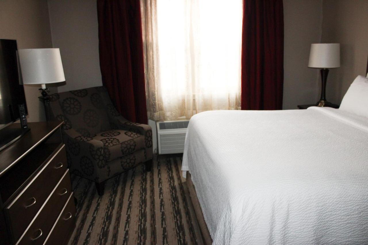 Colonial Hotel — photo 20