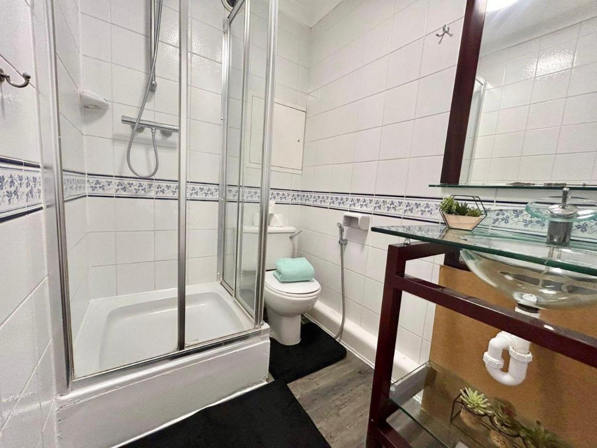 Hyde Park Corner Beautiful Family House - 3