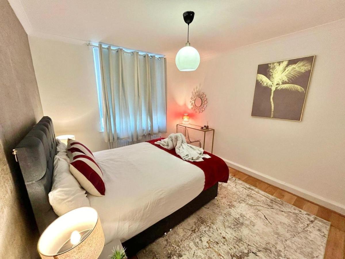 Hyde Park Corner Beautiful Family House - 2