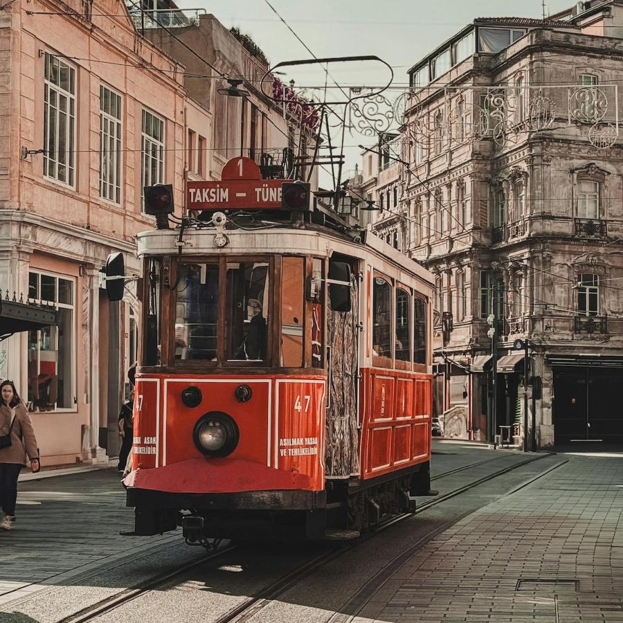 Studio with an Excellent Location in Taksim - 3