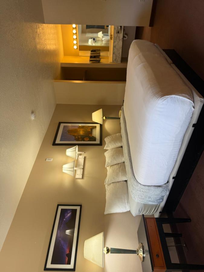 Cathedral Valley Inn — photo 9