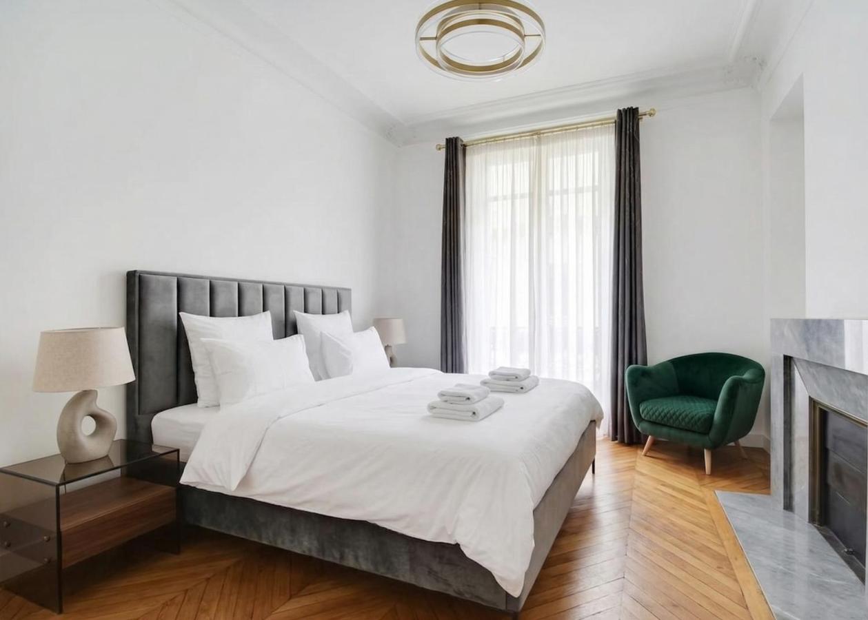 2BR Champs de Mars Rapp