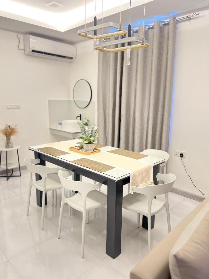 Fovahi Shark View Inn - 4