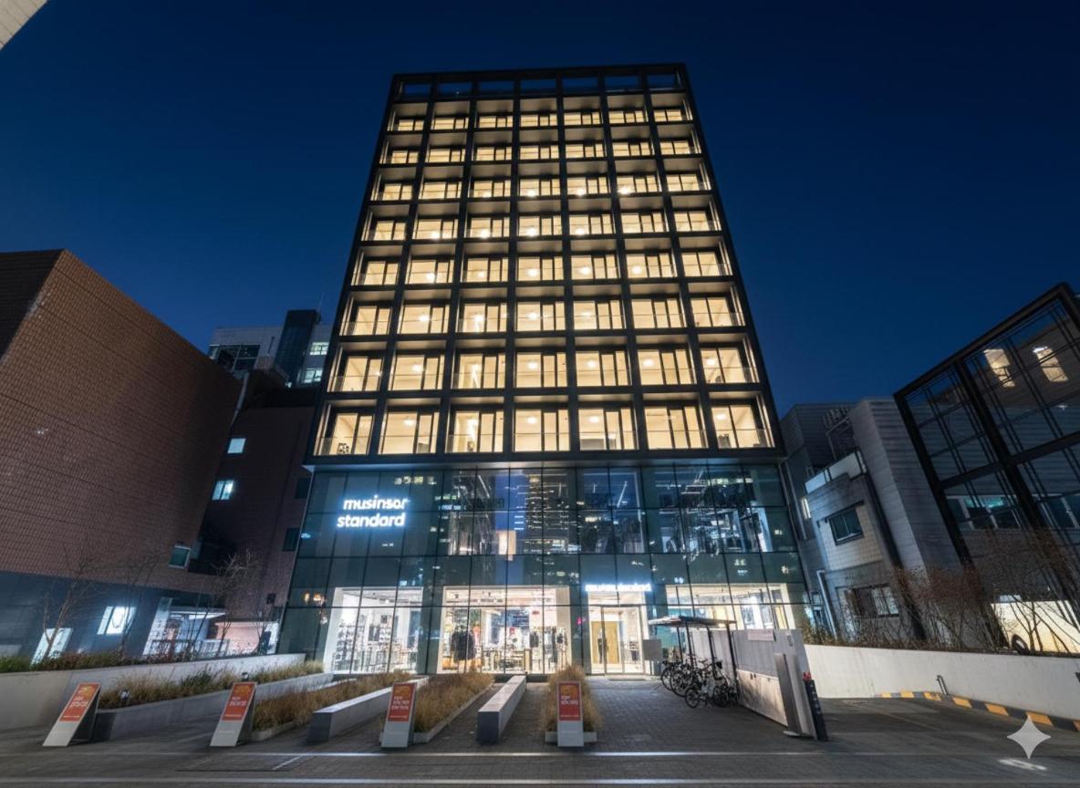 Refresh Seongsu 2BR House with Dining Room for 5 Near Seoul Forest Station - 2