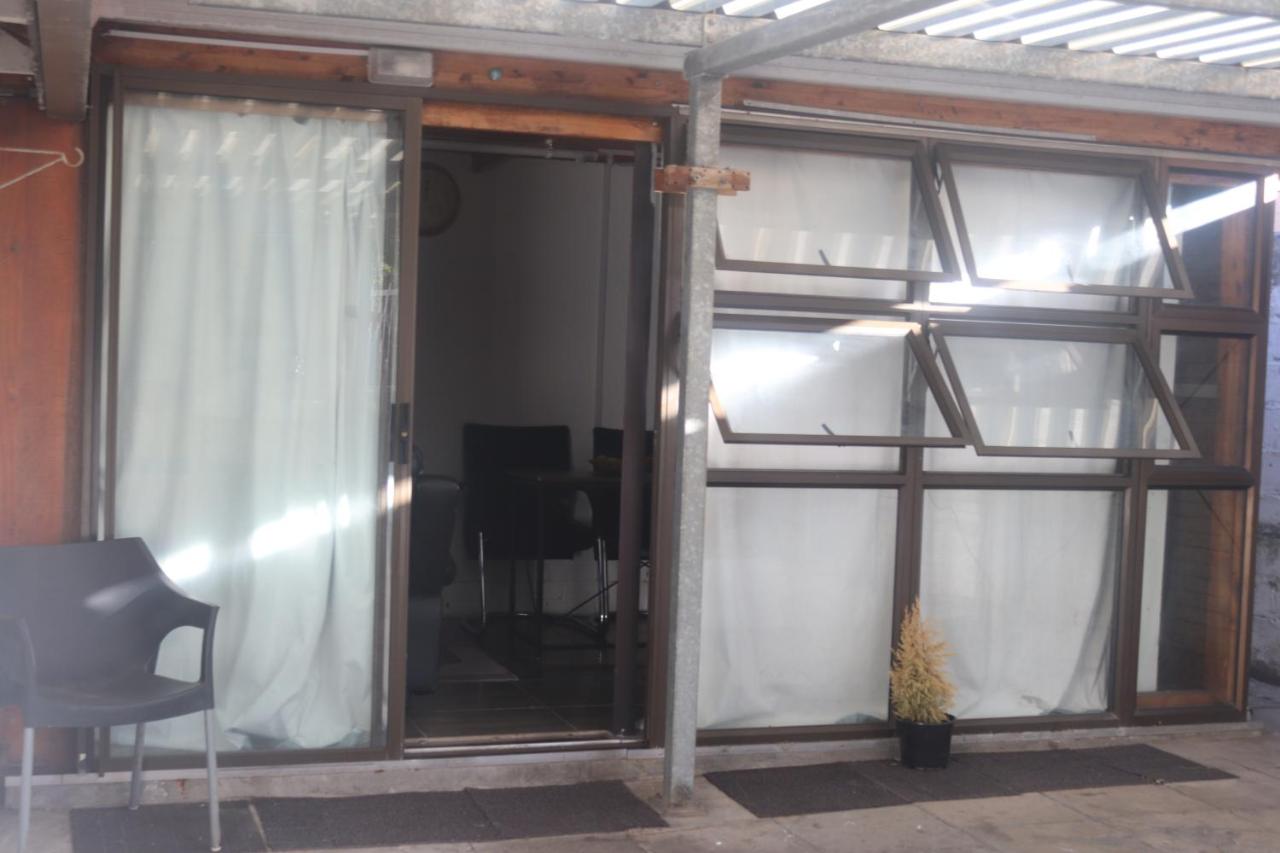 Family Friendly Apartment near Lagoon Beach - 4