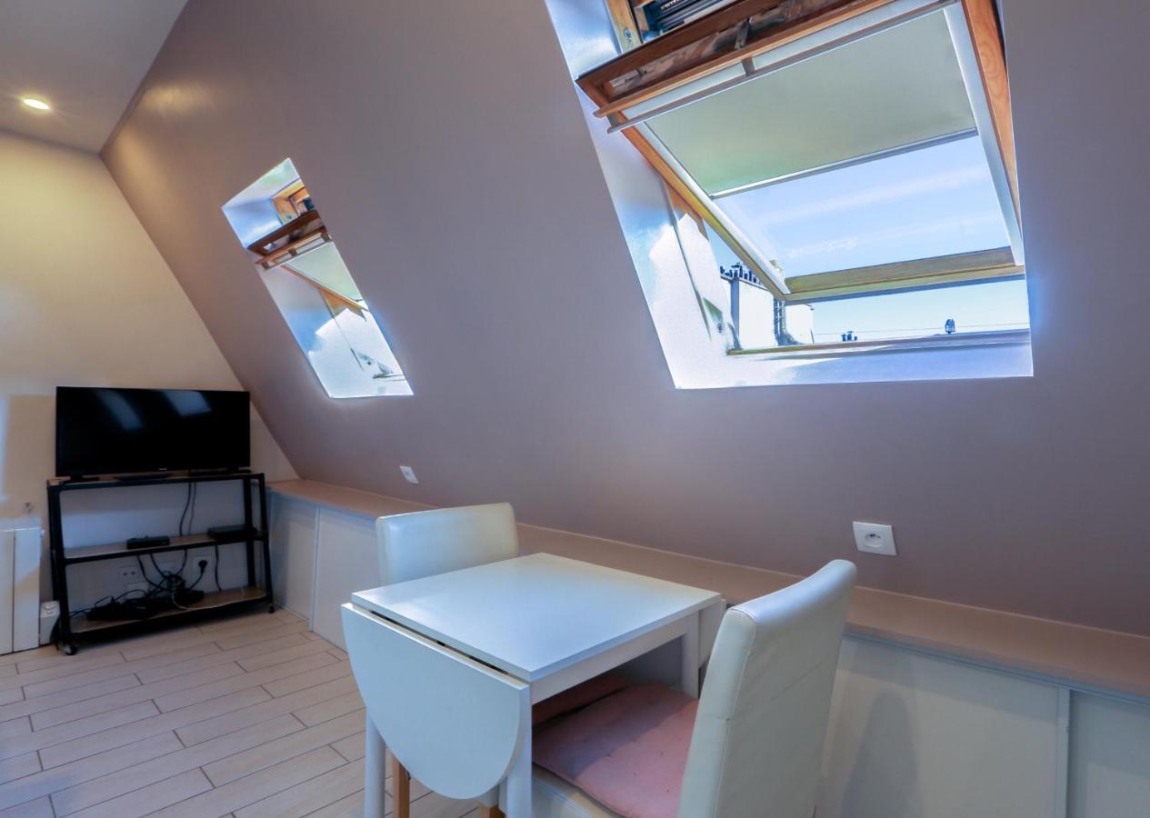 1 Bedroom next to Champs Elysees