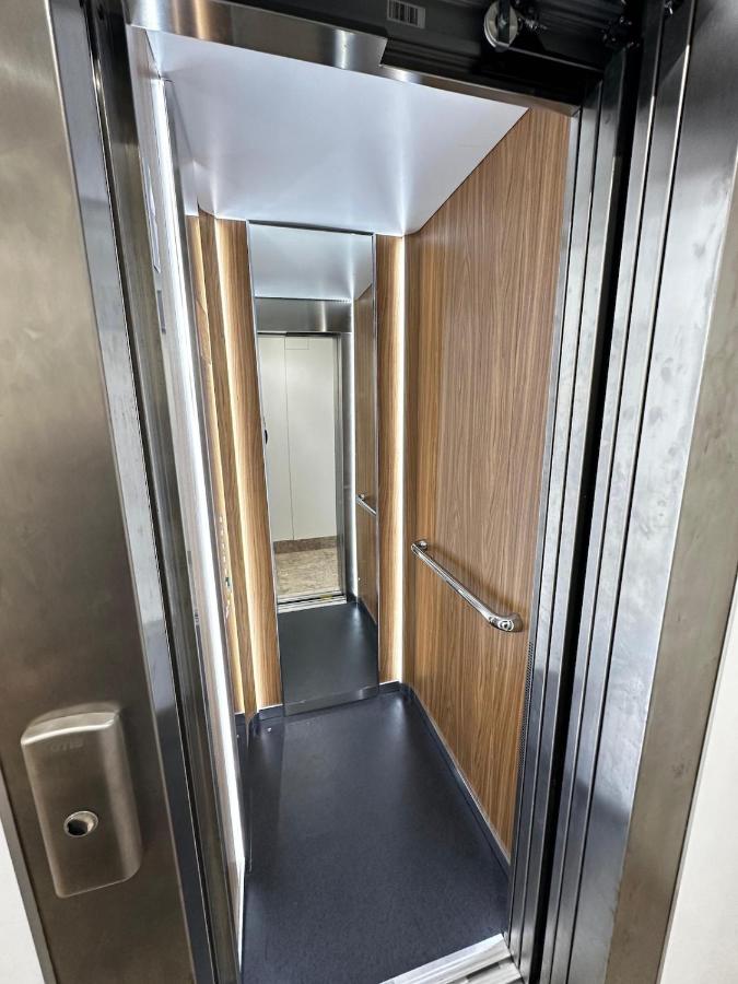 NEW Entire Castle View Apartment in the Heart of Lisbon - 5