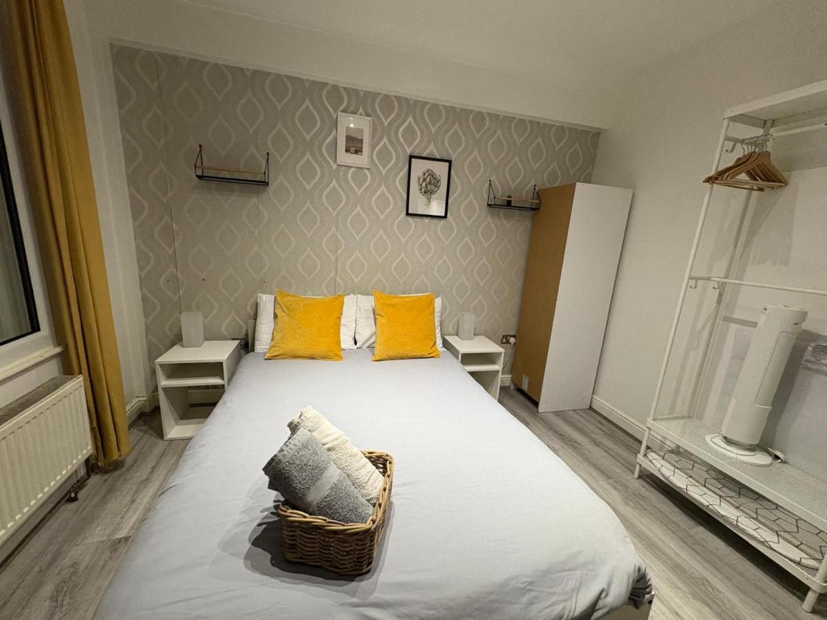 2- bedroom aparment - sleeps 6 - in central London - 2