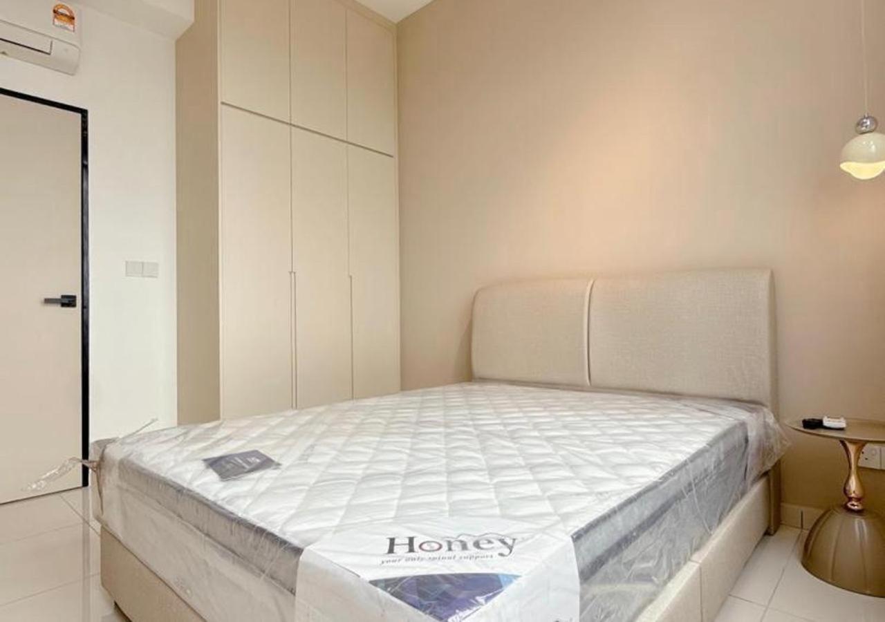 Space residency by MJL COLIFE near KSL mall - 2