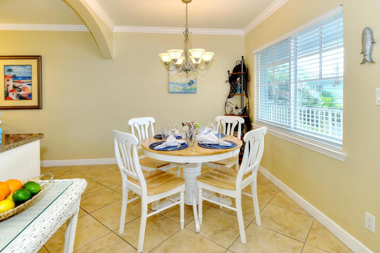 Barefoot Beach Resort — photo 16