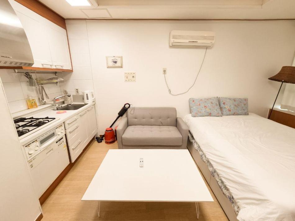 Sinsa Garosu gil Cozy house - 3