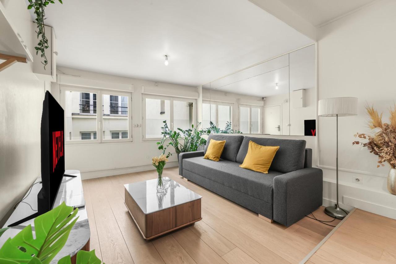 Porte Saint-Denis Stylish 1BR Central Paris Flat - 5