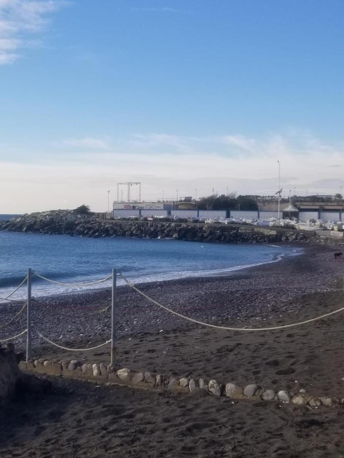 Blu House -A due passi dal mare -10 minuti nel cuore di Genova-