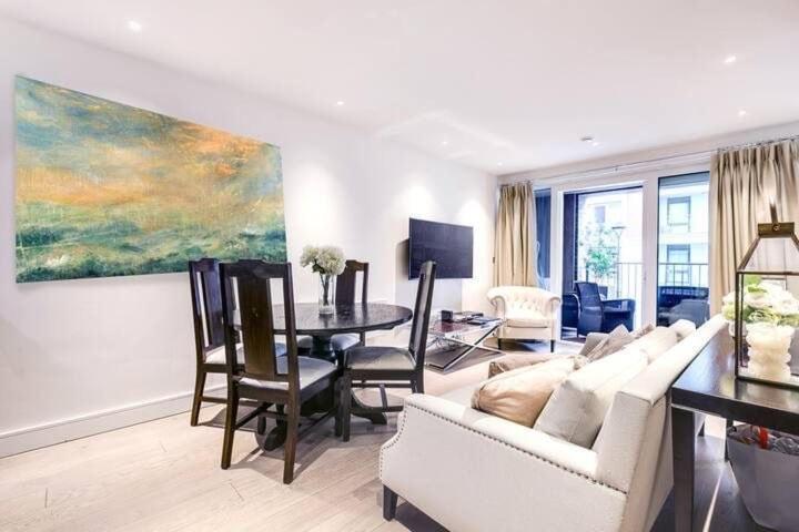 Luxury Chelsea Apartment, Central London - 4