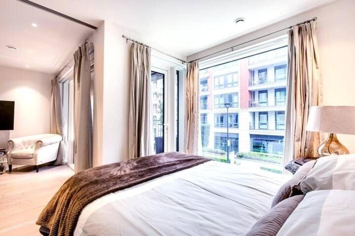 Luxury Chelsea Apartment, Central London - 2