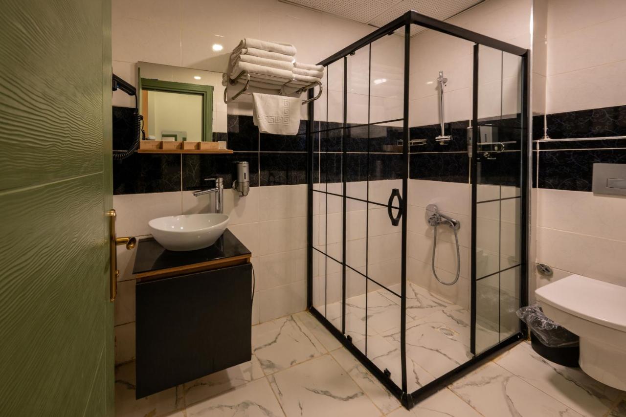 Grand Rafinn Boutique Hotel - 3