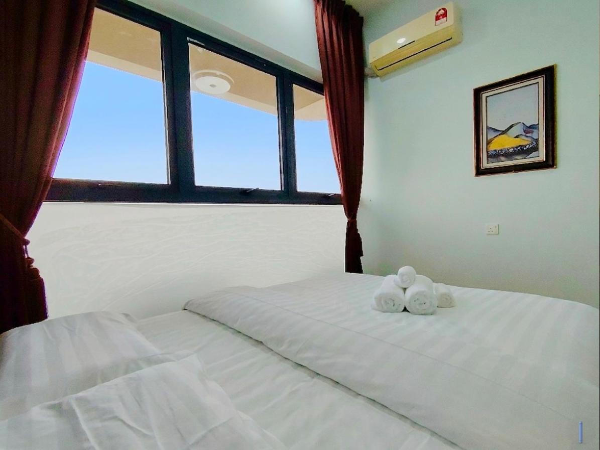 Deluxe 3 Bedroom Garden View - 4