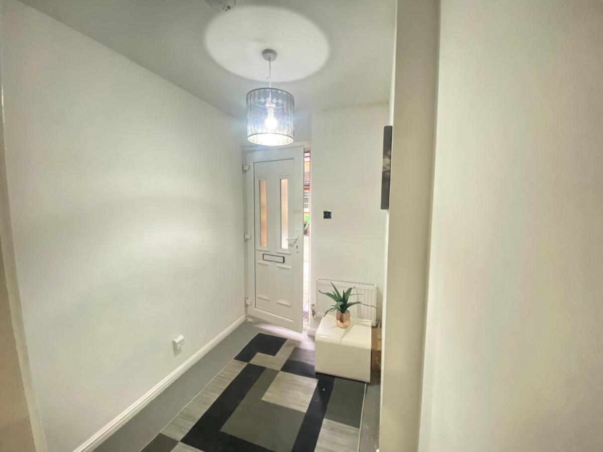 London Luxury House with 5 Bedrooms - 3