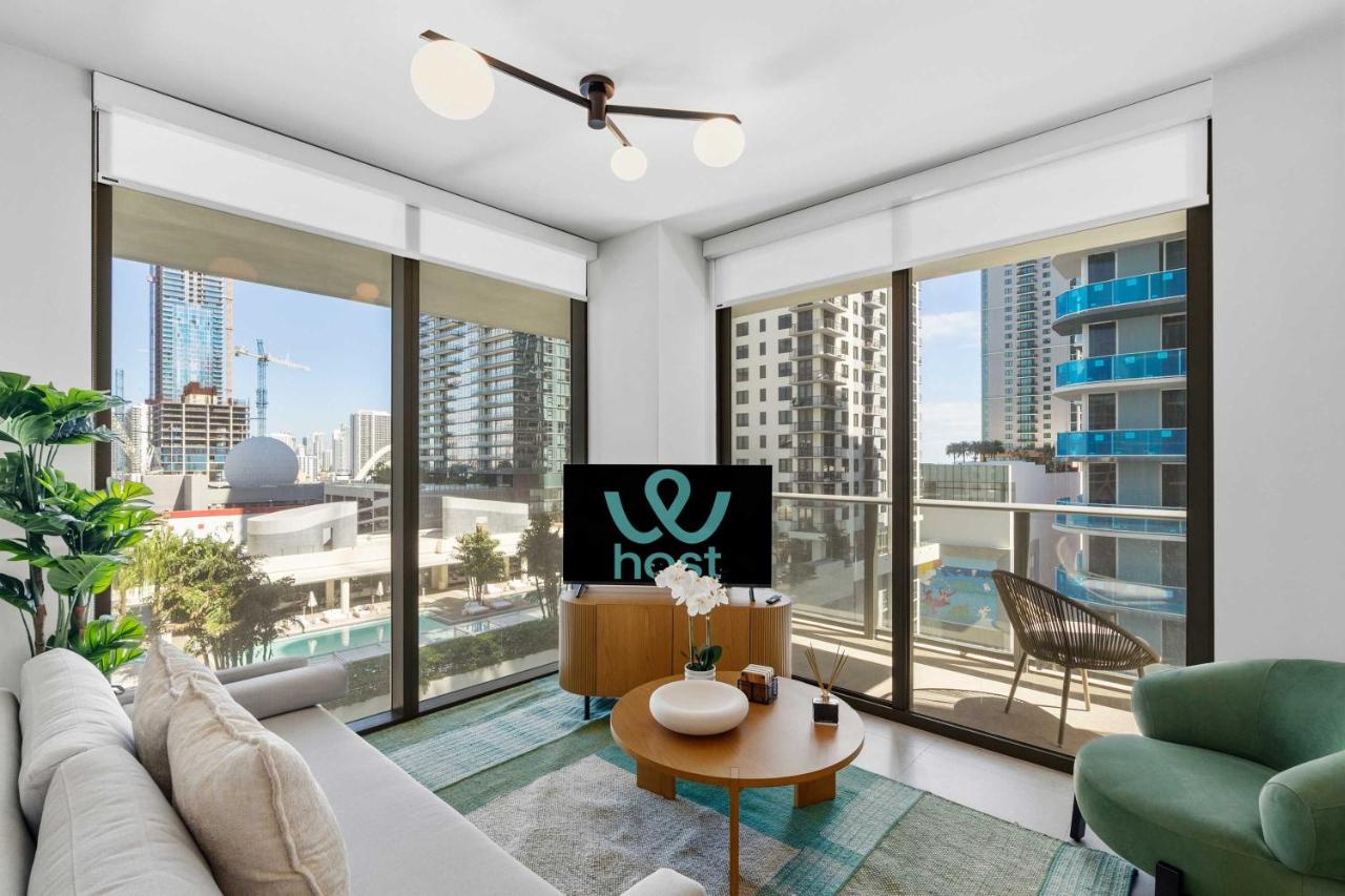 Prime Downtown Location with Rooftop Pool - 4