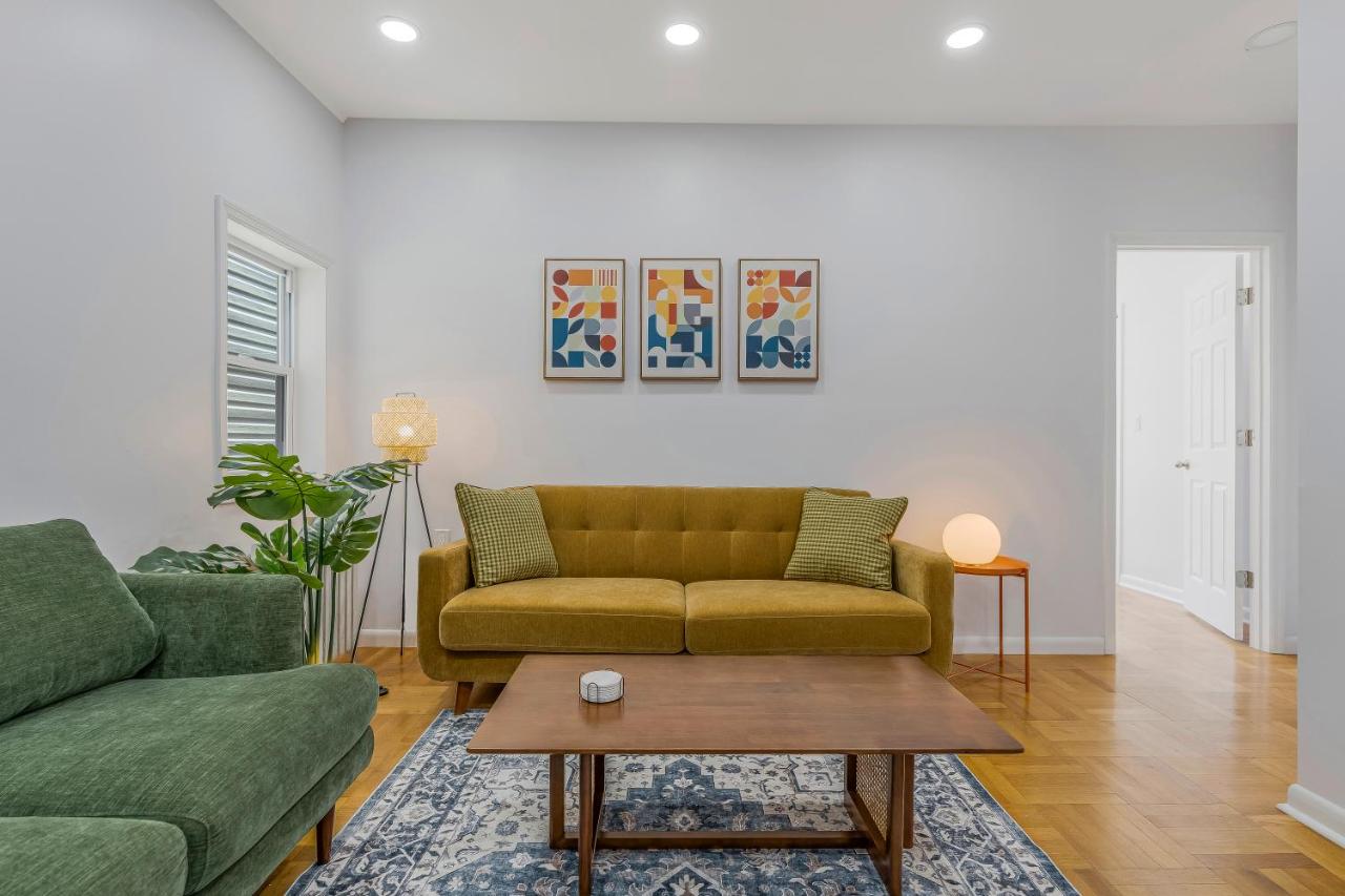 Parkside 3BR 1BA Apt Private Deck Minutes to NYC