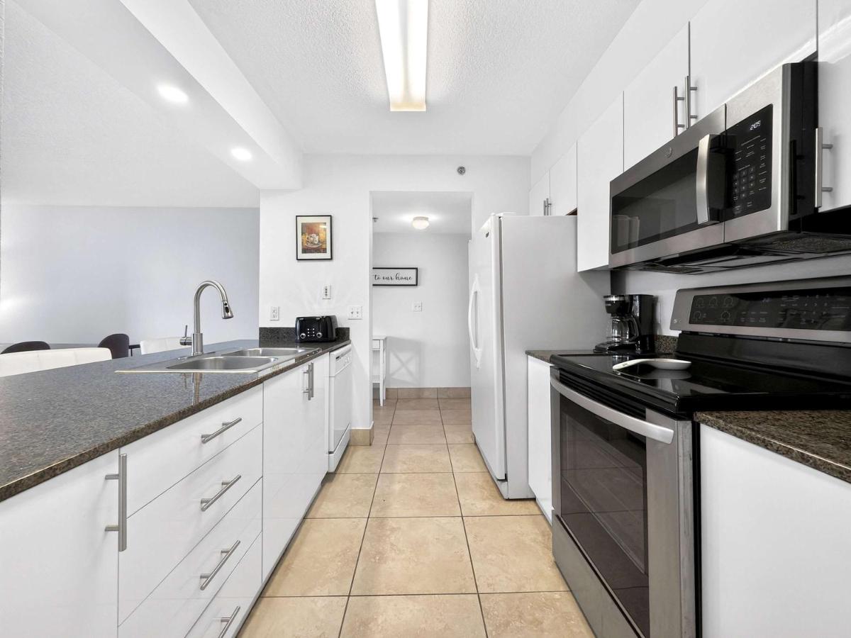 Brickell City Centre Condo with Pool & Parking - 4