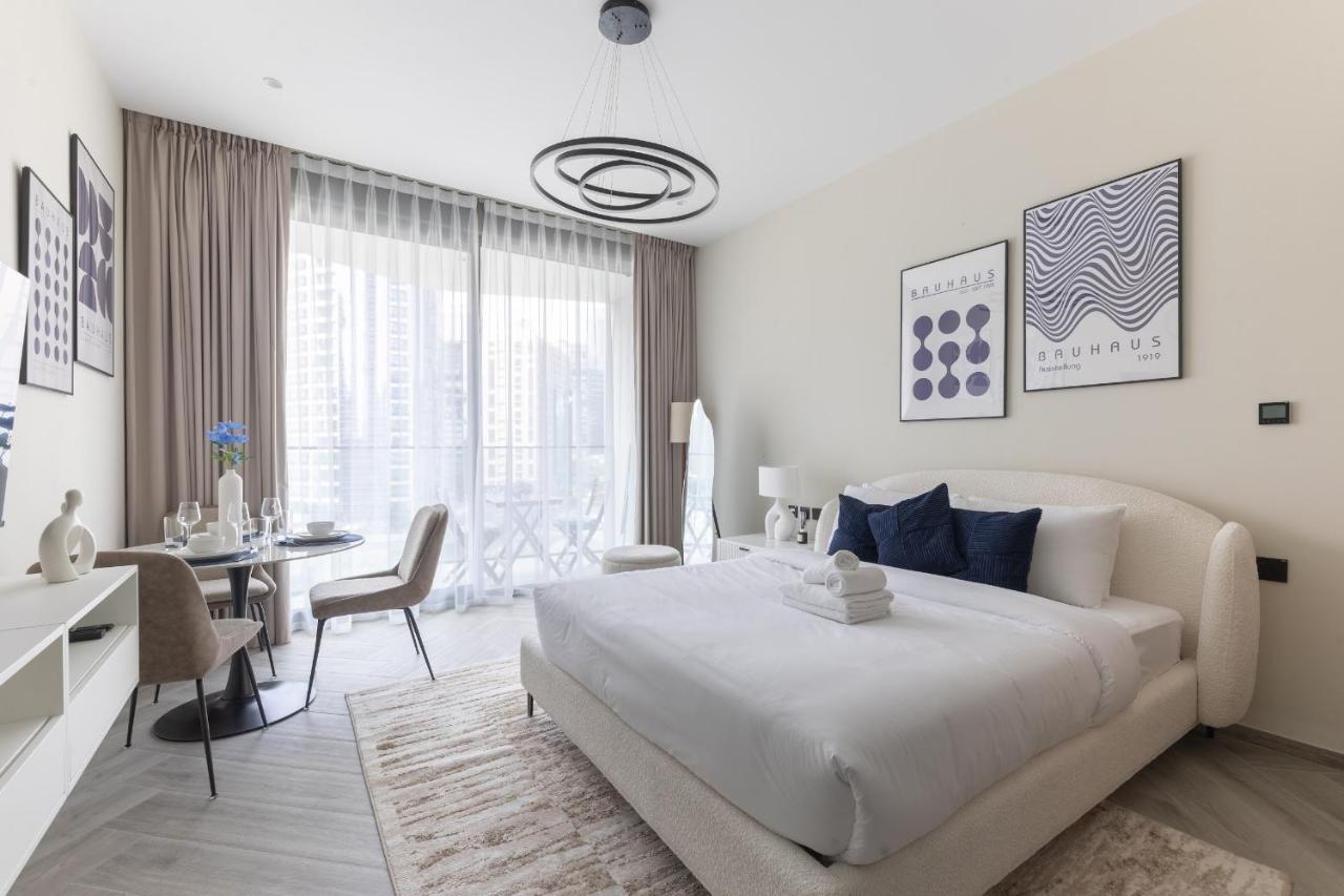 Low 7 floor! I Cozy Studio with Balcony