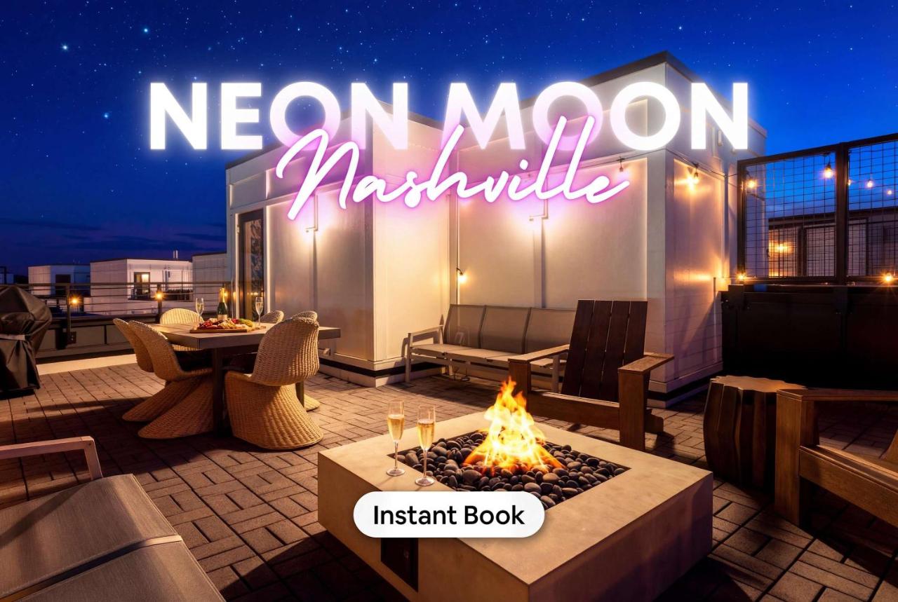 Luxe 4BR Retreat with Rooftop Fire Pit & Garage