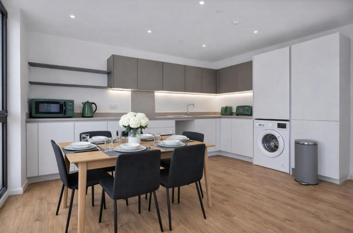 Spacious 1bedroom flat Canada Water 8sleeps for contractors groups families