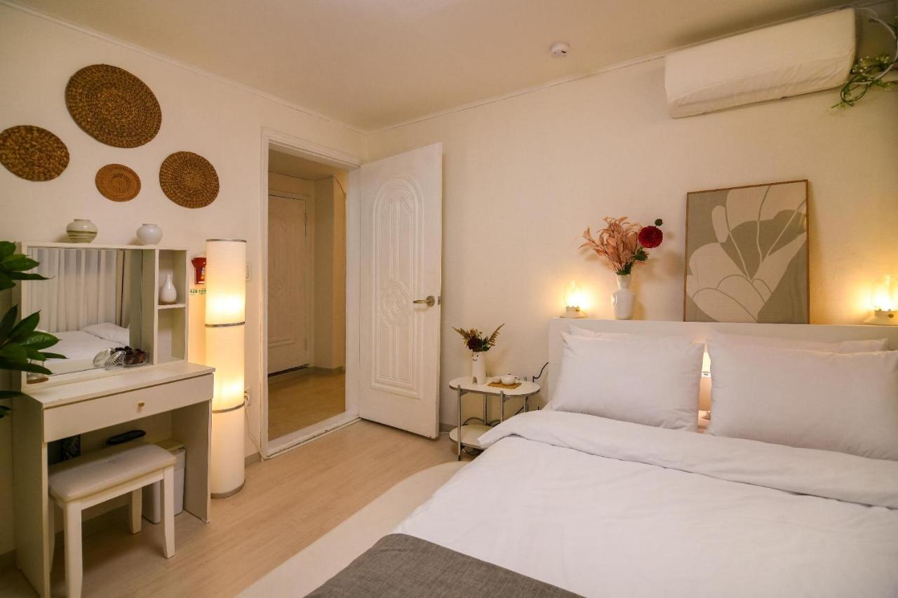 3BR Private House Hyehwa Family Stay Airport Taxi option - 2