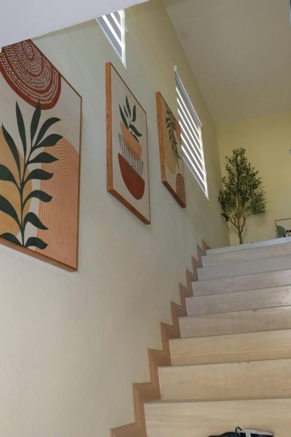 Island VYB Luxe Villa Ochi Rios With SOLAR system