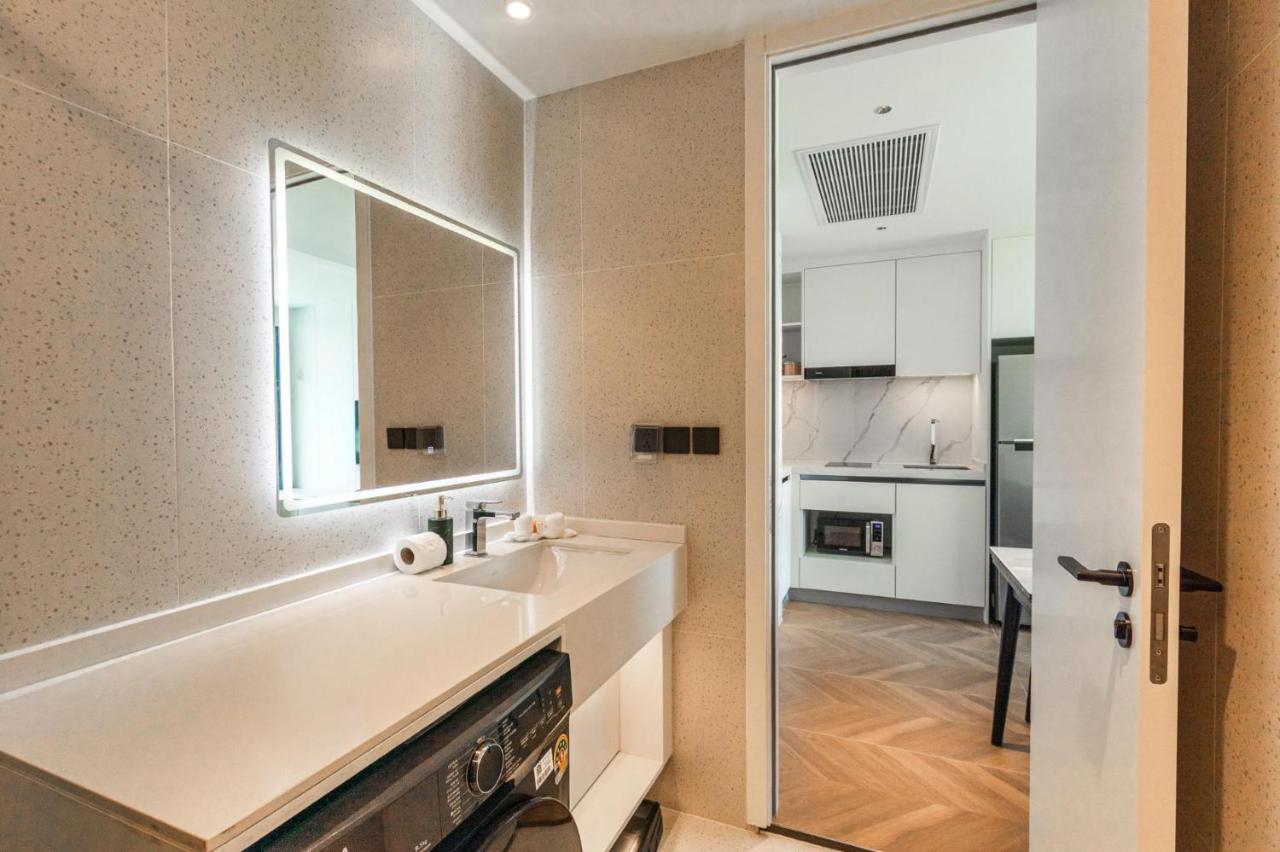 Unit 2303 Beachfront Pool-Facing Sea View - 3