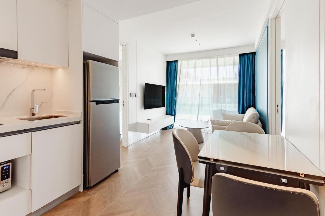 Unit 2303 Beachfront Pool-Facing Sea View - 5