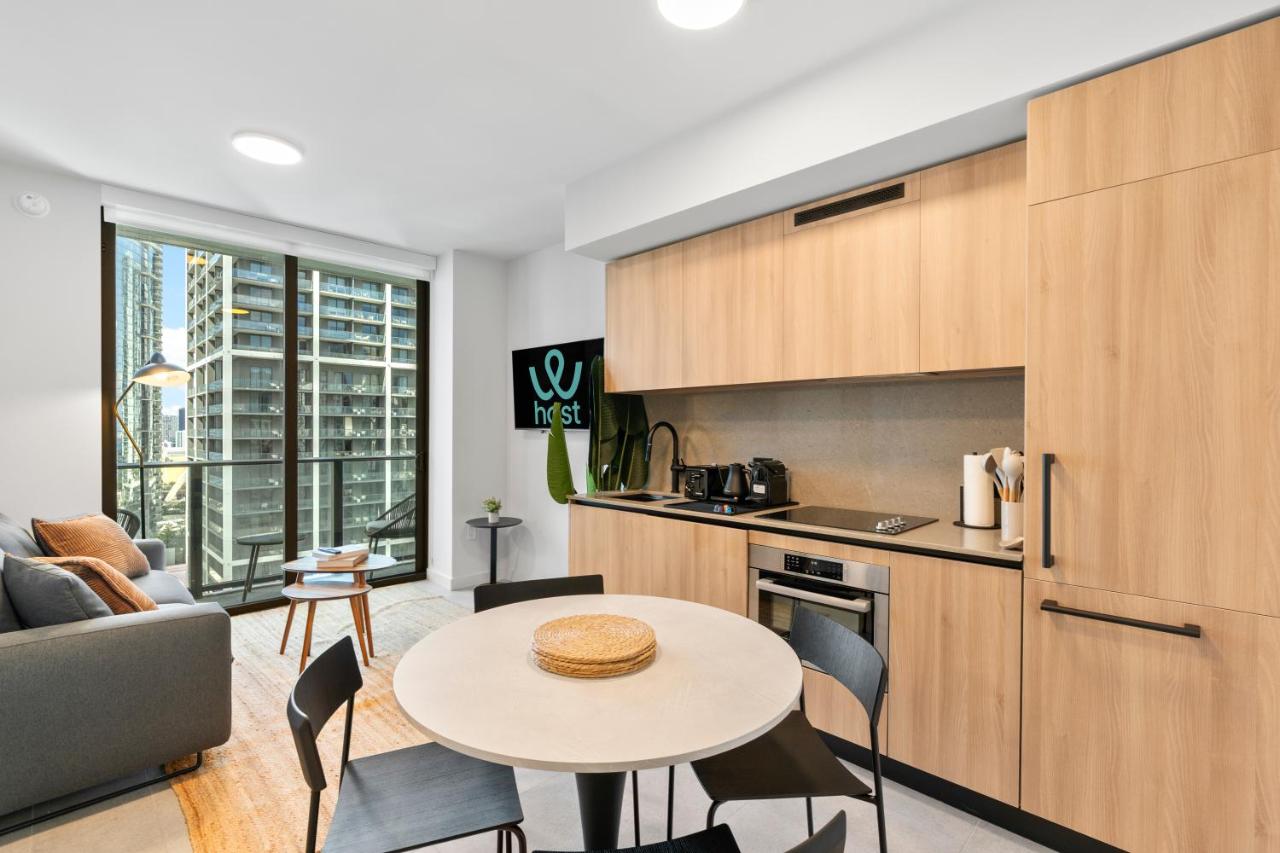 Stylish Condo w Den in the Heart of Downtown - 2
