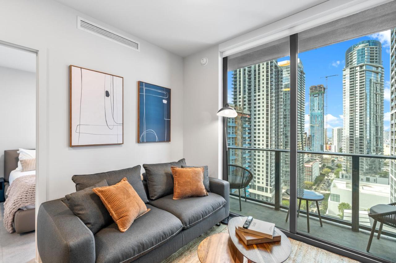 Stylish Condo w Den in the Heart of Downtown - 4