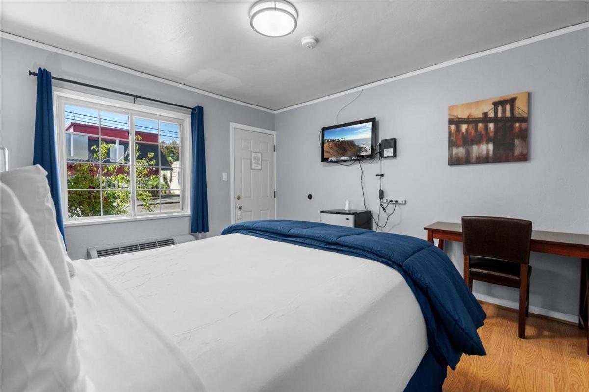 Rest Haven Motel - 5