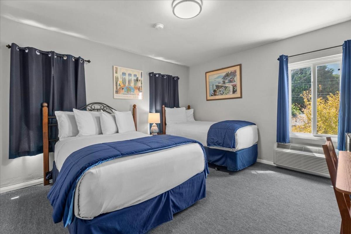 Rest Haven Motel - 2