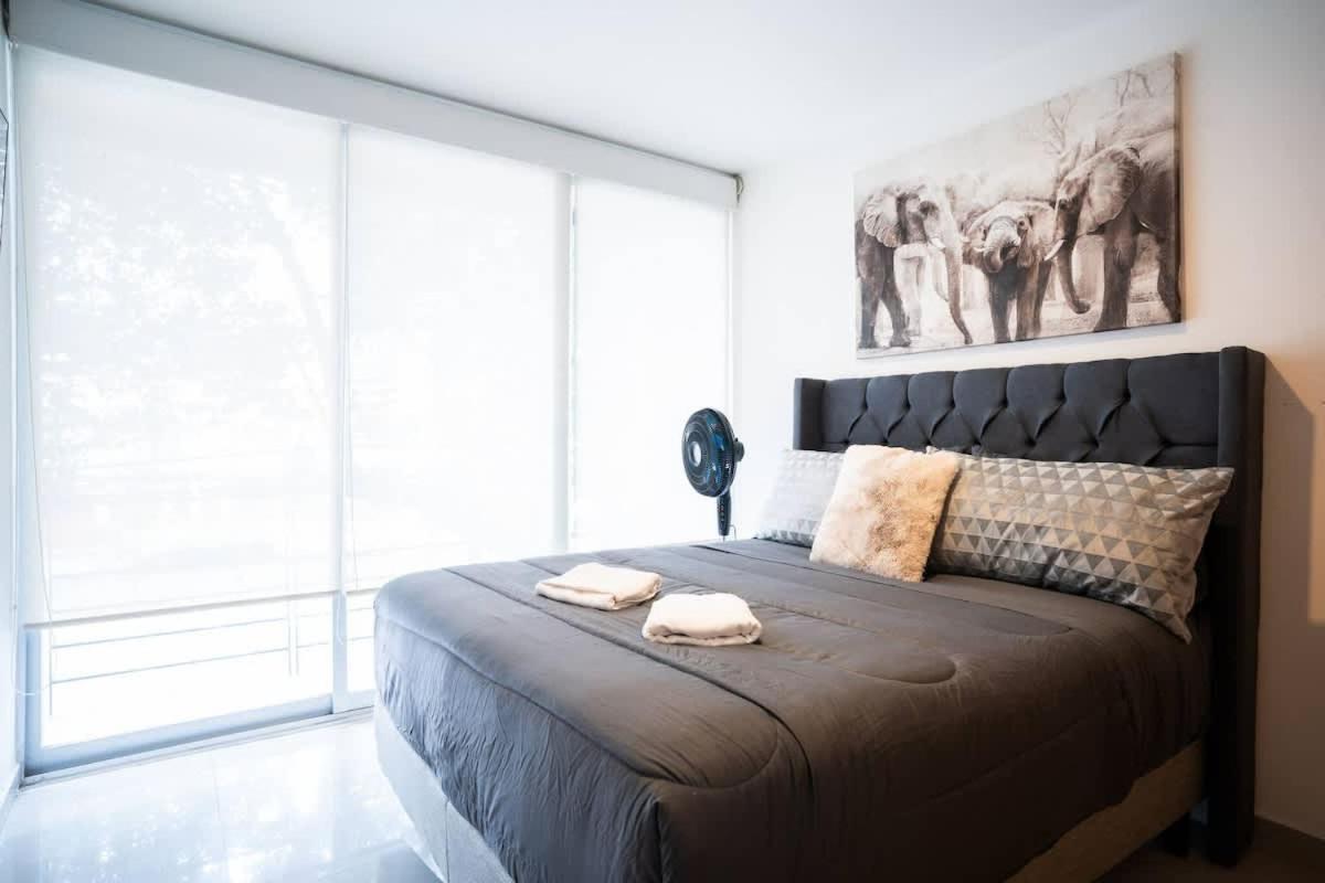 Modern 2 Bedroom Cozy Stay - 4