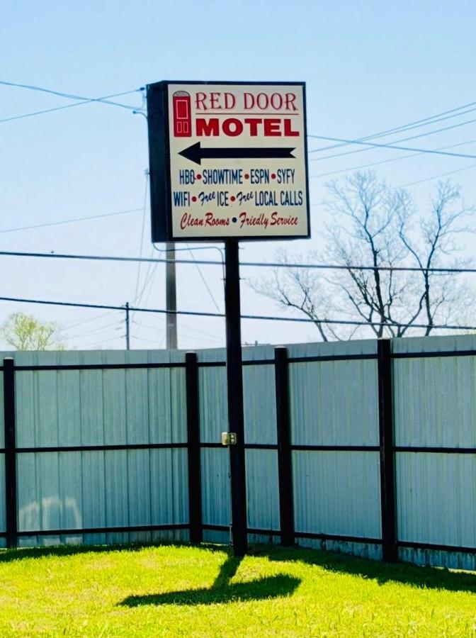 Red Door Motel — photo 21