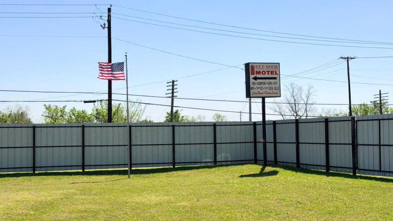Red Door Motel — photo 24