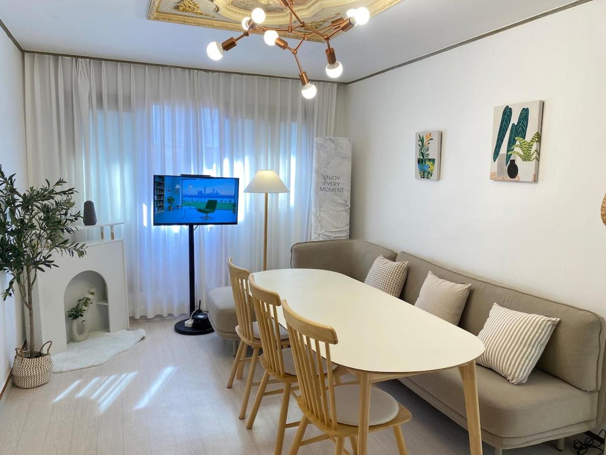 지하철7분,9인가족숙소,동대문 명동 경복궁 10분, 성수,홍대입구 25분,장기짐보관, 성북천 벚꽂축제