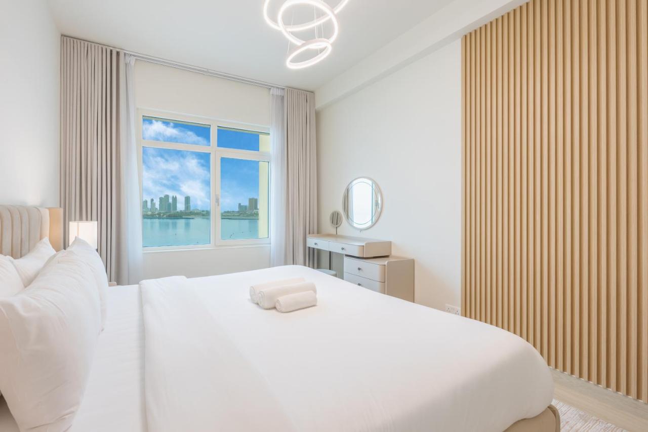 Vacationer Holiday Homes I Elegant 1 Bed l Sea Views l on The Palm with Private Beach - 2