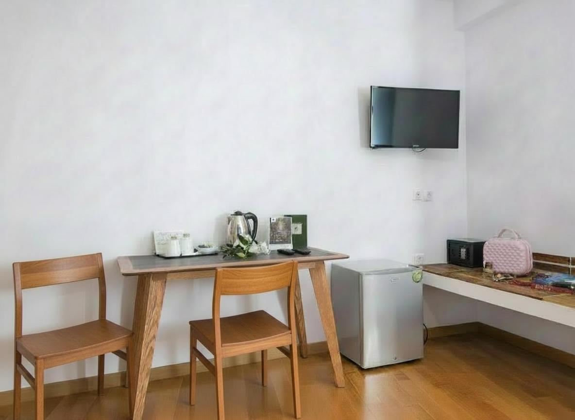 Lotus Center Inn - 5